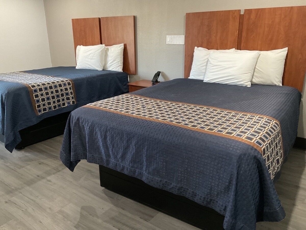 Americas Best Value Inn Putnam - photo 9
