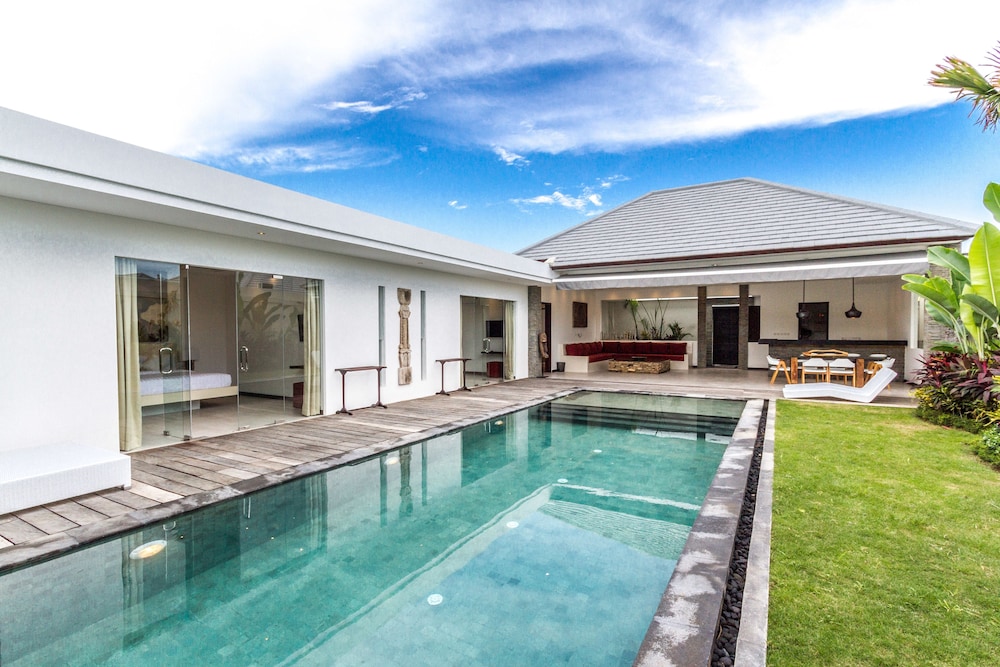 Villa Saha Elegant 3 Bedroom in Seminyak — 4-Star Luxury Hotel in Seminyak, Indonesia