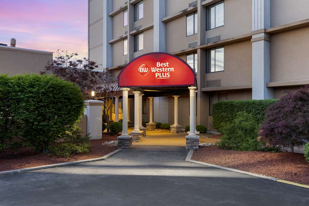 Best Western Plus The Charles Hotel - photo 11