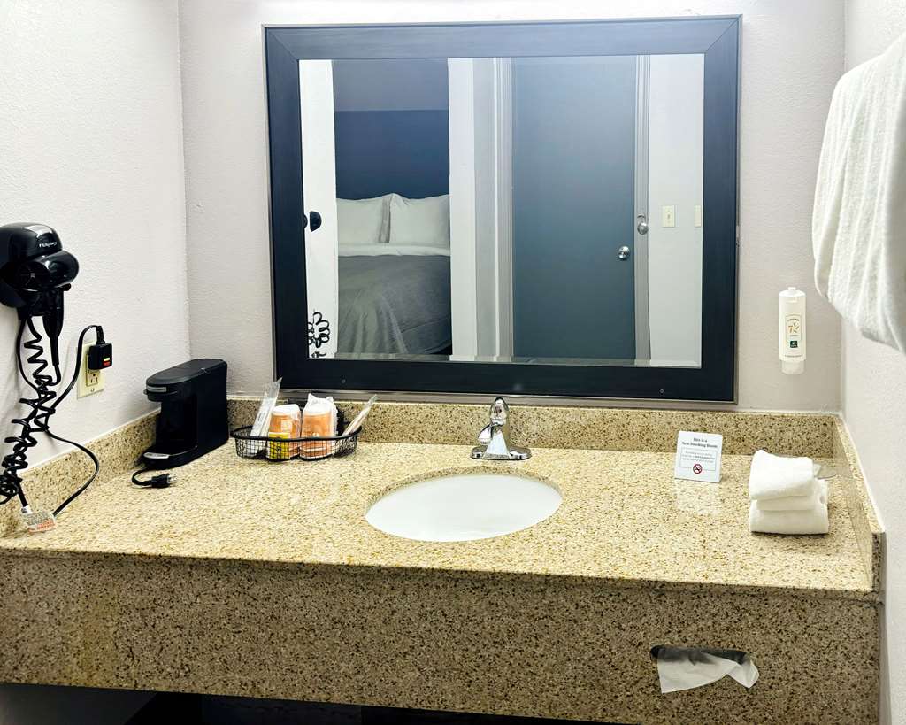 Quality Inn Raynham Taunton - photo 15