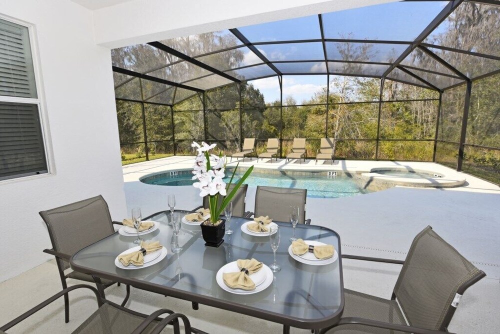 4557 Cabello Loop 6 bedrooms 3 bathrooms - photo 16