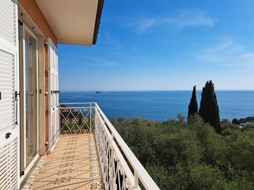 Villa degli Ulivi free parking — 4-Star Luxury Hotel in Lerici, Italy