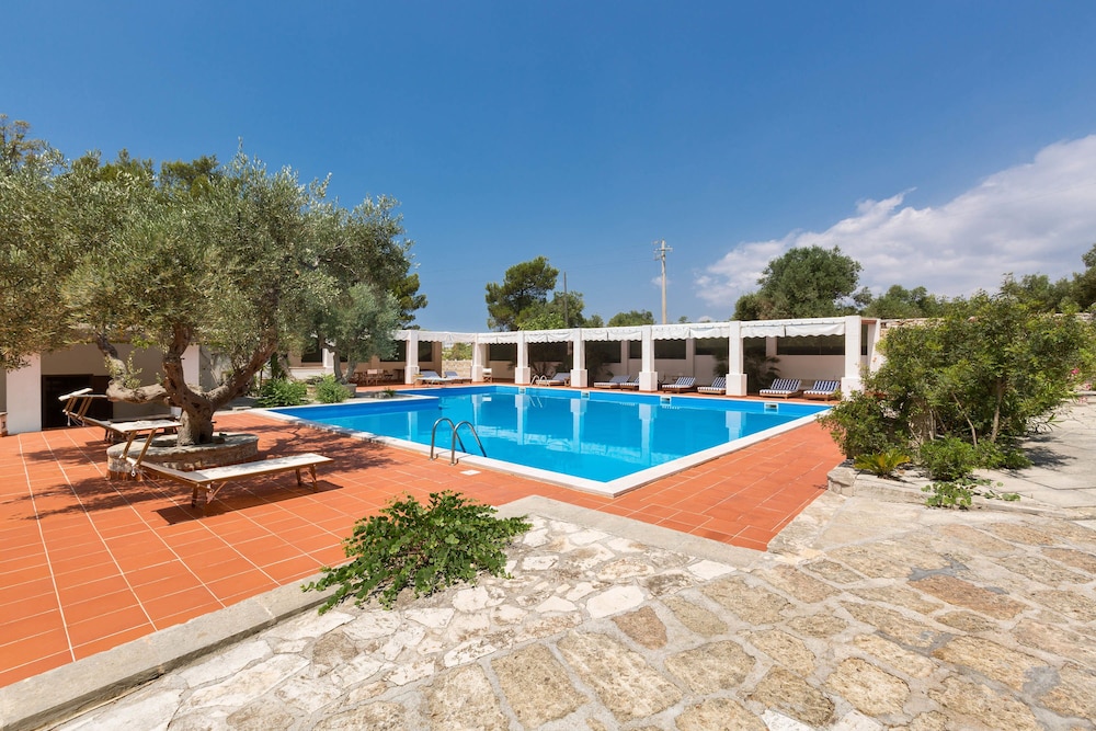Masseria Colosso — 4-Star Luxury Hotel in Patu, Italy