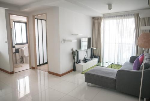 Le Cote Thonglor Soi 8 Top Floor 2 Balcony 55sqm