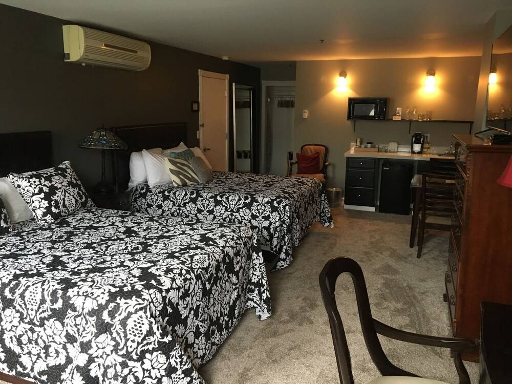 Lodging at the Gaffer Inn - photo 4