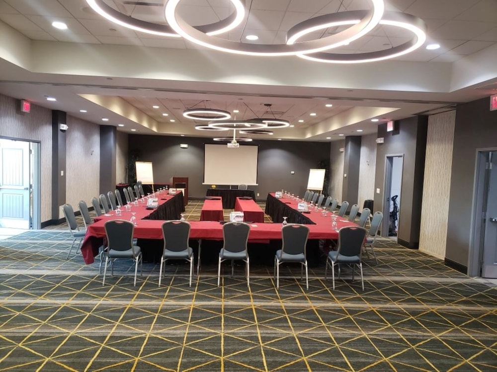 Holiday Inn Hotel & Suites Phoenix Airport By Ihg - photo 40