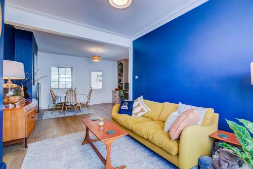 Cosy house on the seafront Pass the Keys — 4-Star Luxury Hotel in Southend-On-Sea, United Kingdom