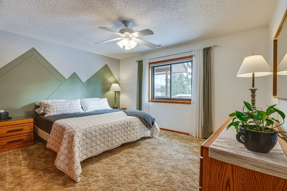 Enjoy Deck Mtn Views: Grand Lake Retreat in Granby, United States