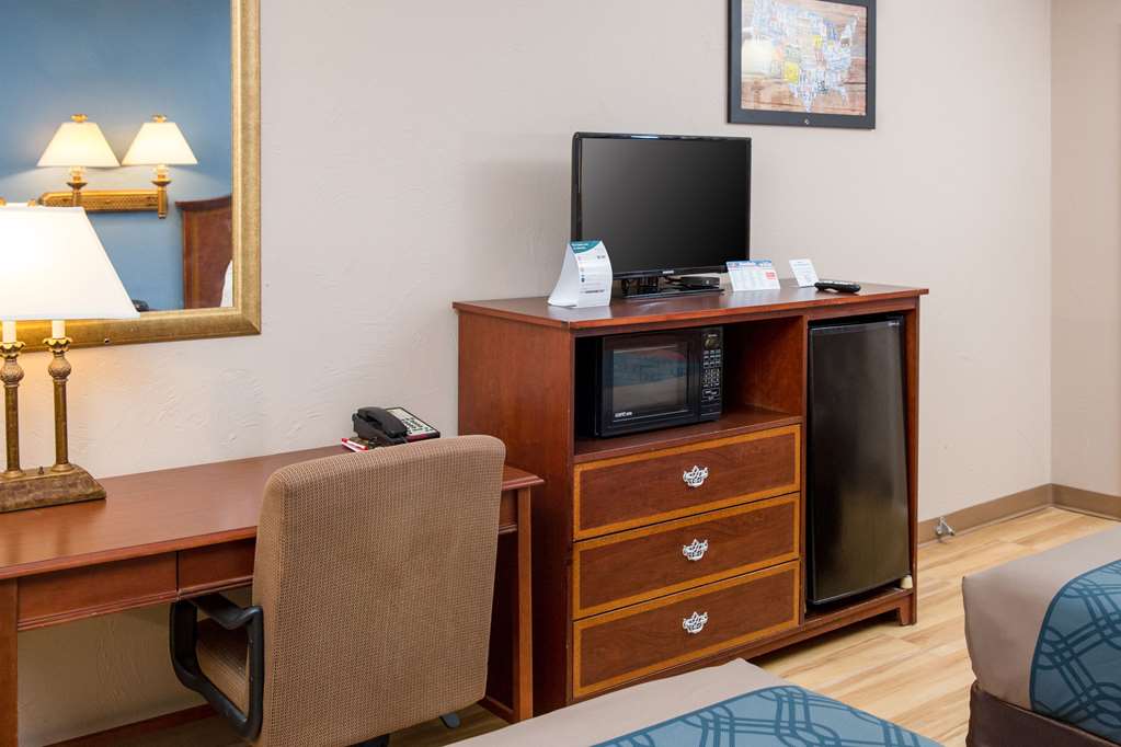 Econo Lodge Sturbridge Route 20 - photo 19