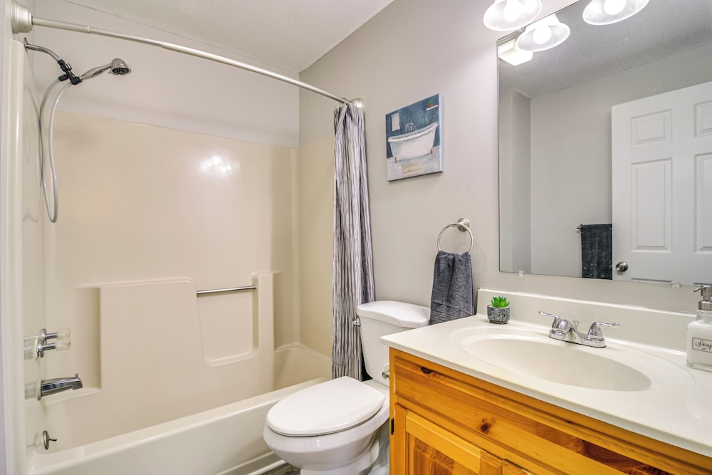Resort Condo w Loft: 1 Mi to Attitash Mountain - photo 14