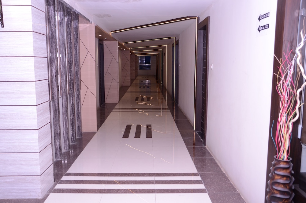 Hotel Grand Shivam in Burhanpur, India