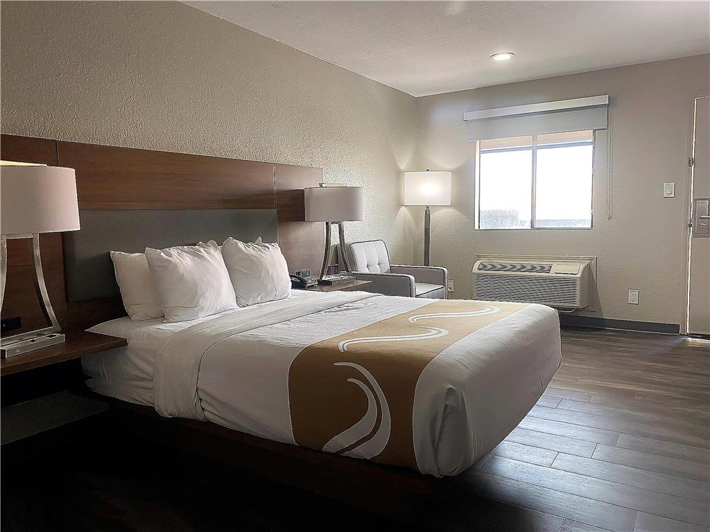 Quality Inn & Suites Near White Sands National Monument - photo 18