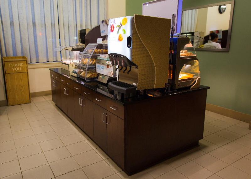 Holiday Inn Express Baltimore Downtown - photo 62