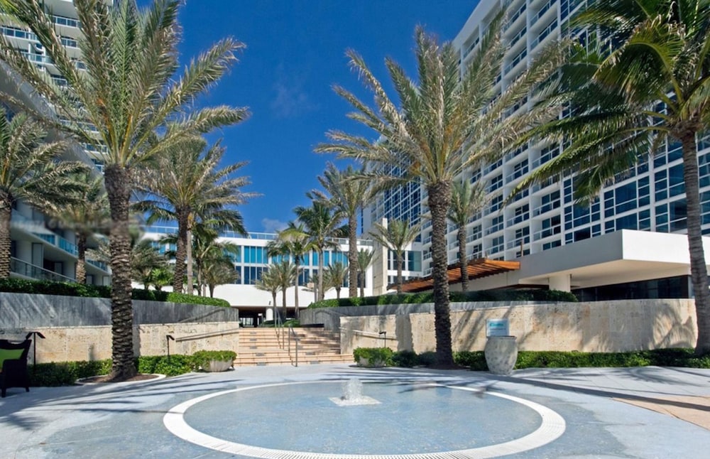 Luxury Condo Wellness Spa Resort By LMC - photo 24