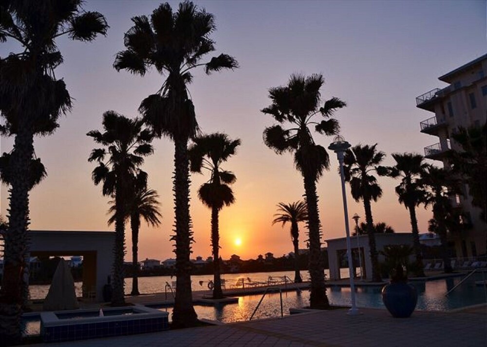 Carillon Beach Resort Inn - photo 24