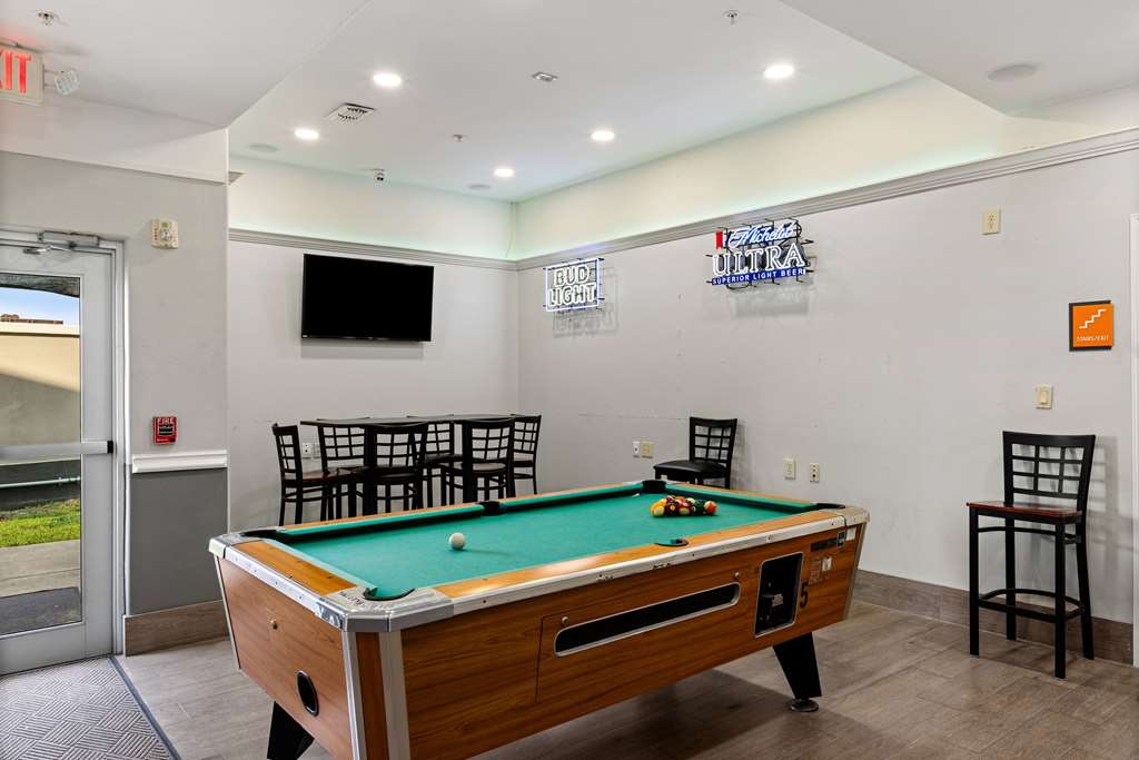 La Quinta Inn & Suites by Wyndham Raymondville - photo 121