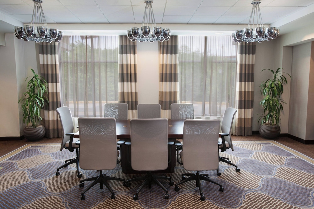 Sheraton Pittsburgh Airport Hotel - photo 33