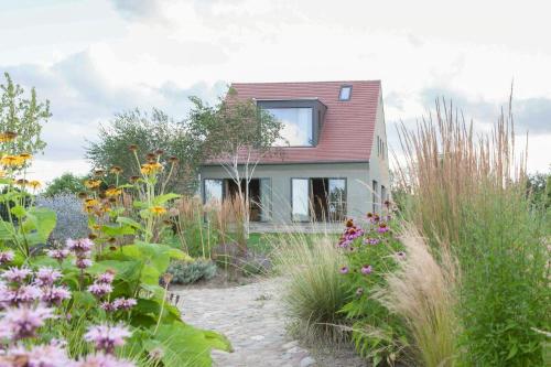 Architectural Gem On The Cornfield - last minute hotel in Unknown City