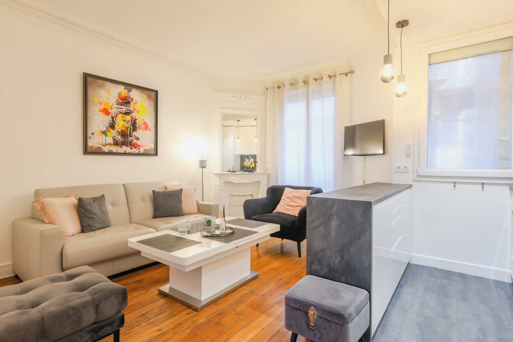 Charming Apartment 2br 4p Javel — 4-Star Luxury Hotel in Paris, France