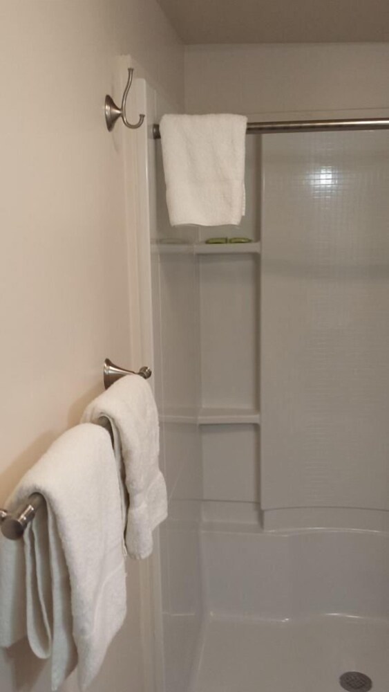 Bear Paw Inn - photo 10