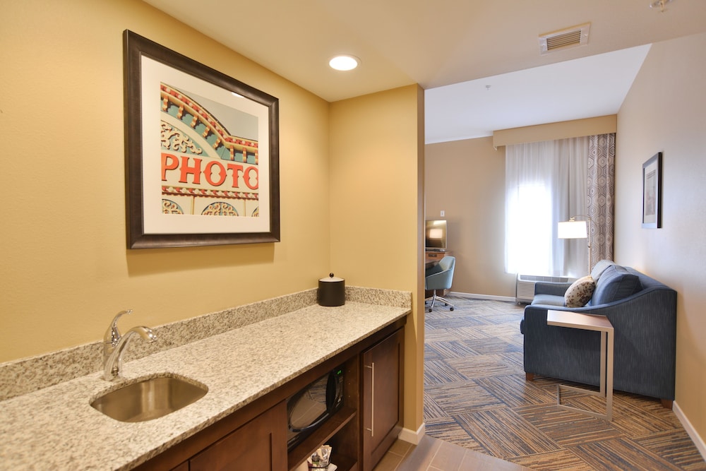 Hampton Inn & Suites Chippewa Falls - photo 17