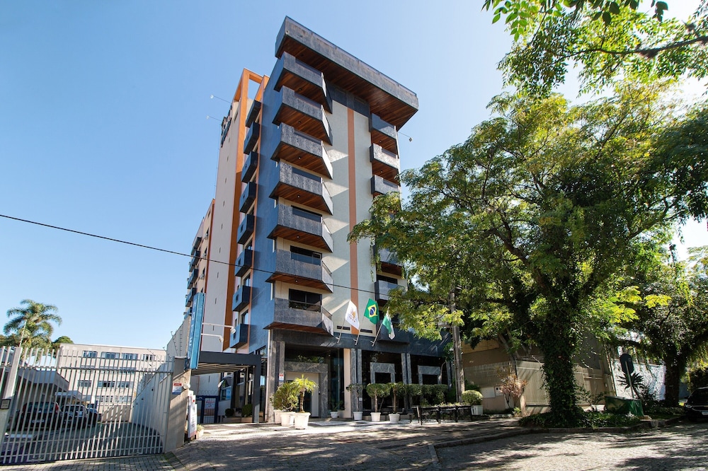 Hotel Flat Petras Residence — 4-Star Luxury Hotel in Curitiba, Brasil