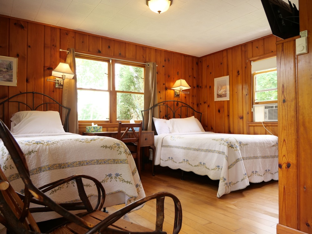 Ludington Blue Spruce Inn - photo 10