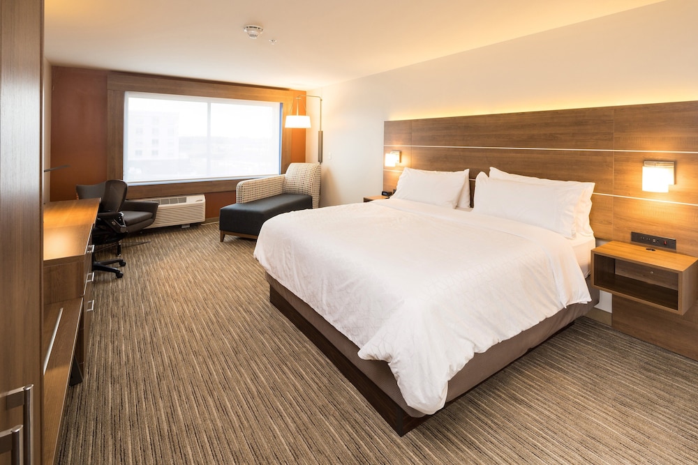 Holiday Inn Express and Suites Kalamazoo West by IHG - photo 6