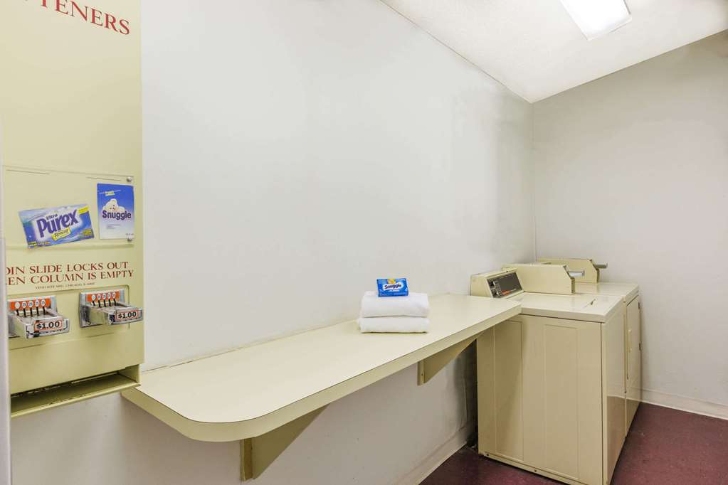 Super 8 by Wyndham East Stroudsburg Poconos - photo 13