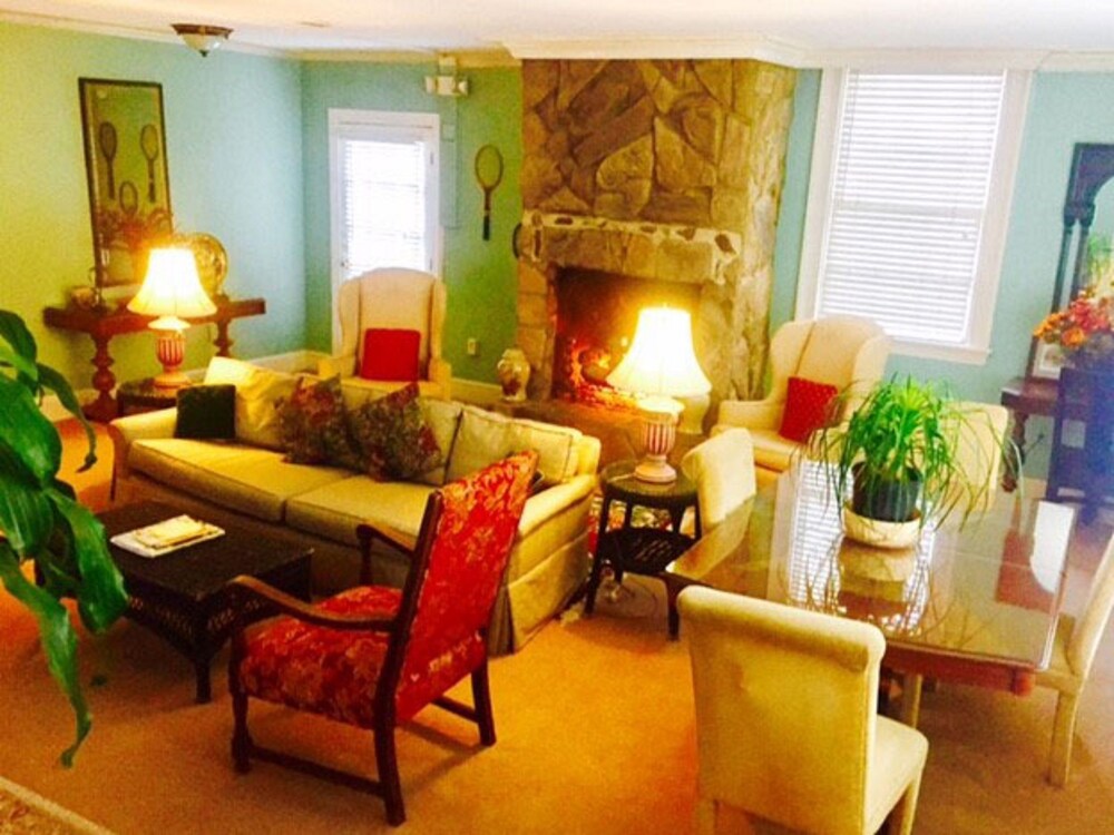 Morehead Inn - photo 3
