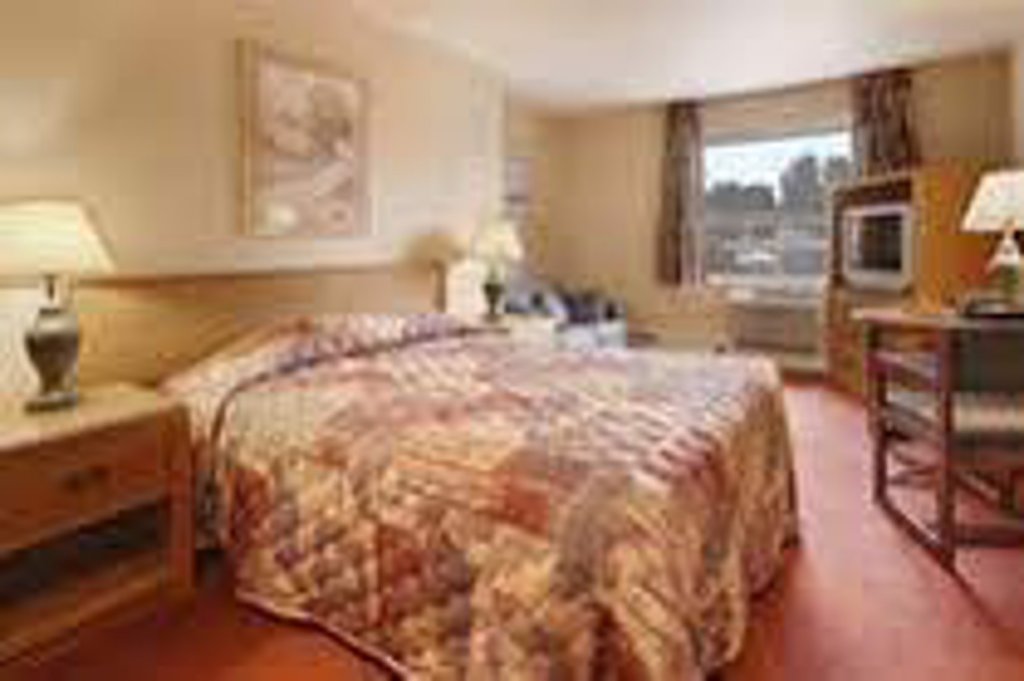 Super 8 Kingston in Kingston, Canada