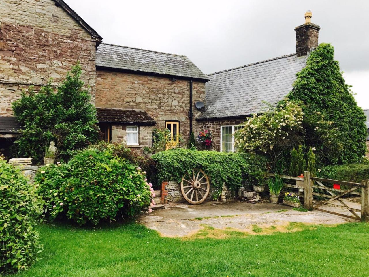The Draen Bed and Breakfast — 4-Star Luxury Hotel in Brecon, United Kingdom
