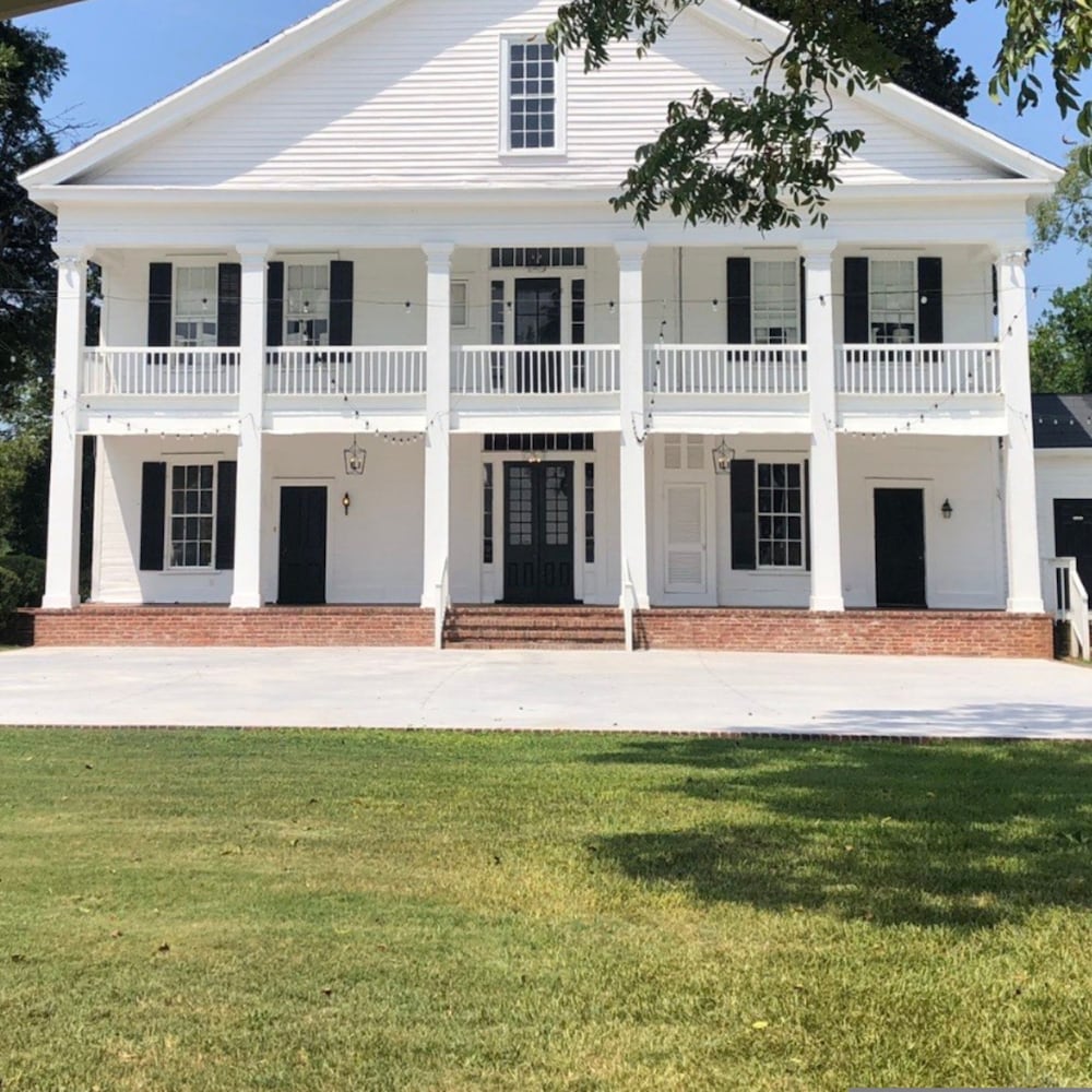 Historic Antebellum Manor — Trenton