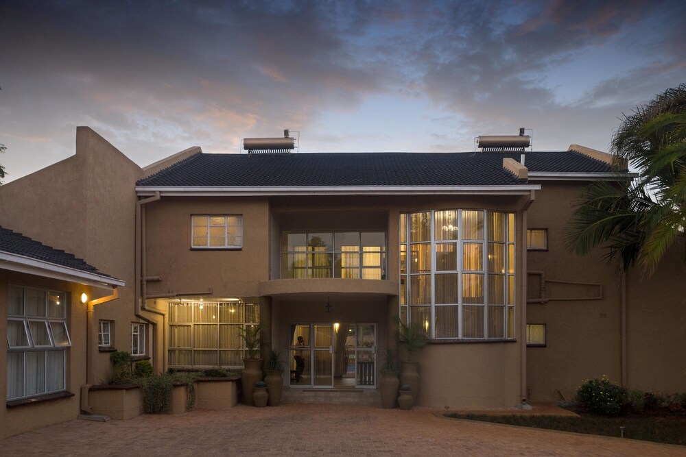 Greystone House — 4-Star Luxury Hotel in Harare, Zimbabwe