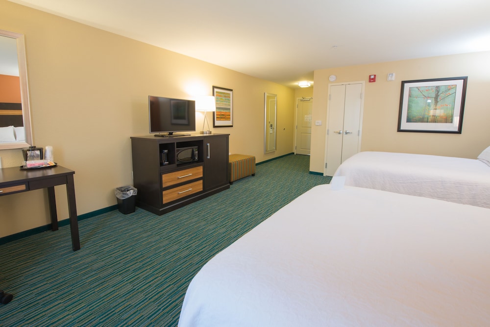 Holiday Inn Bismarck by IHG - photo 8