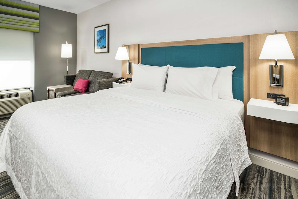 Hampton Inn Wilson Downtown - photo 8