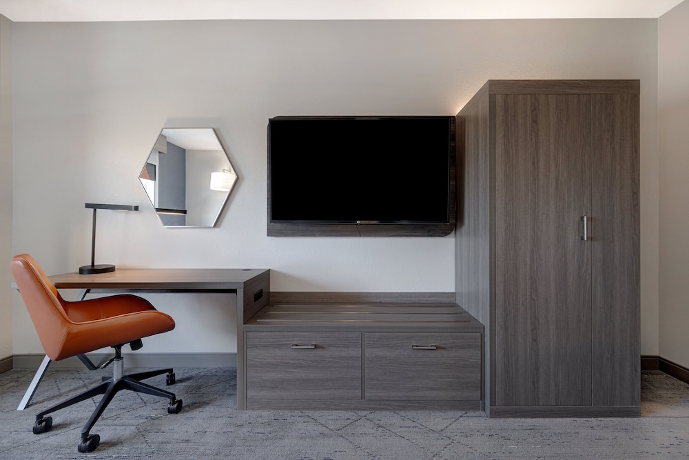 Holiday Inn Express & Suites Ontario Chino Hills by IHG - photo 22