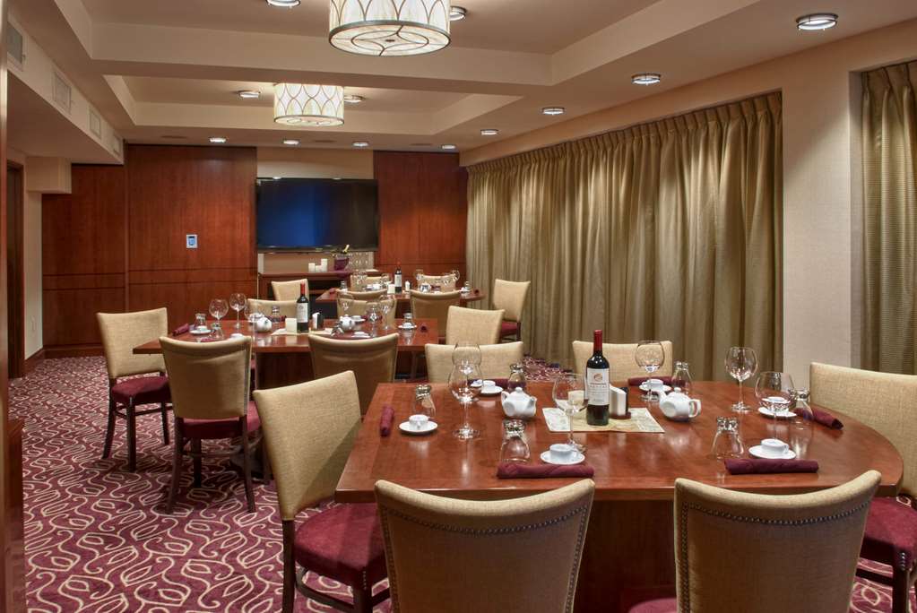 Viana Hotel and Spa Trademark Collection by Wyndham - photo 38