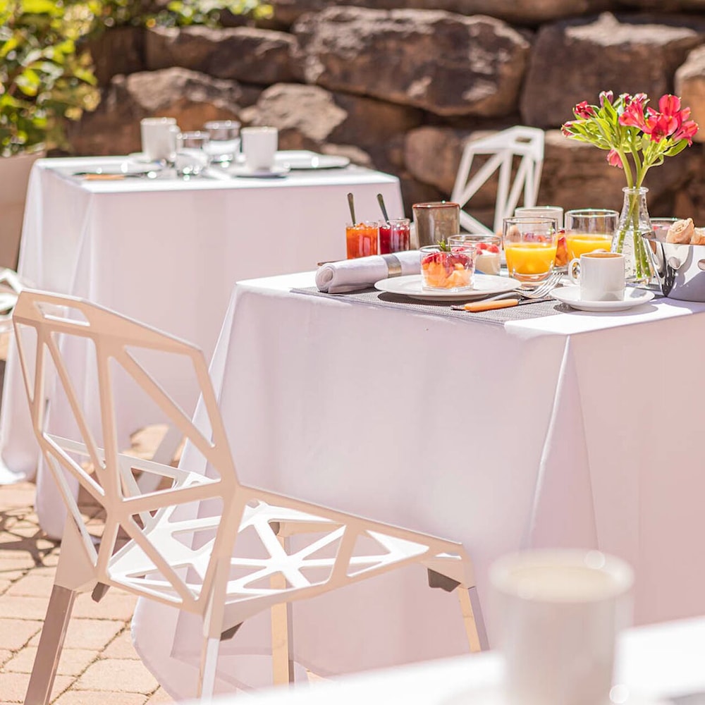 La maison py — 4-Star Luxury Hotel in Macon, France