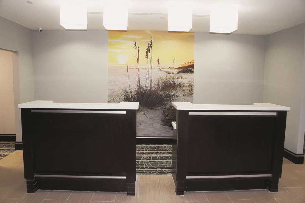 La Quinta Inn & Suites by Wyndham Rockport Fulton - photo 8