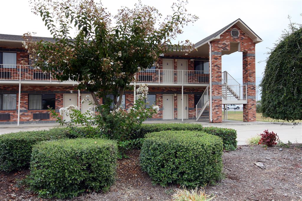 Americas Best Value Inn Cabot - photo 3