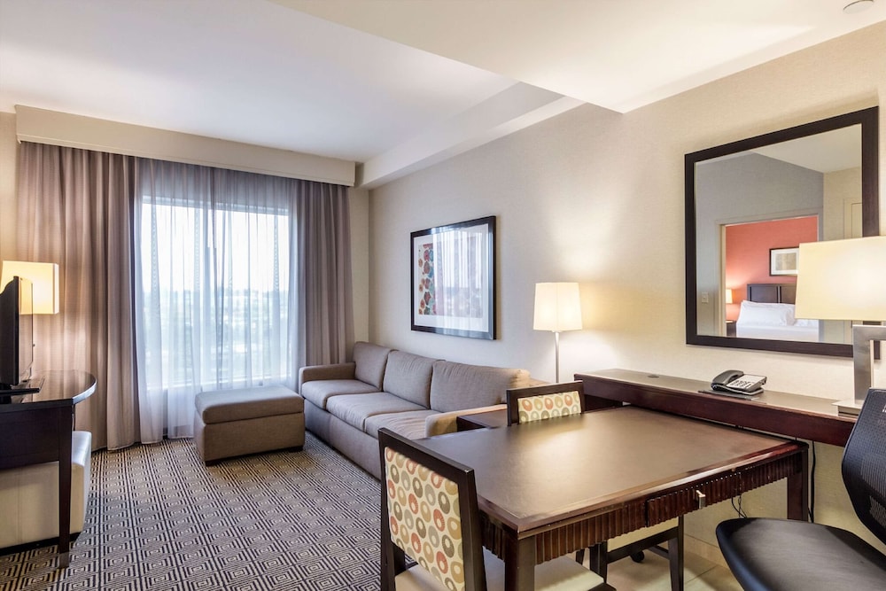 Embassy Suites Newark Airport - photo 14