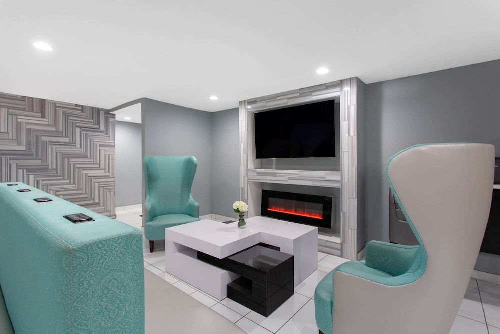 Baymont by Wyndham Charlotte University - photo 27