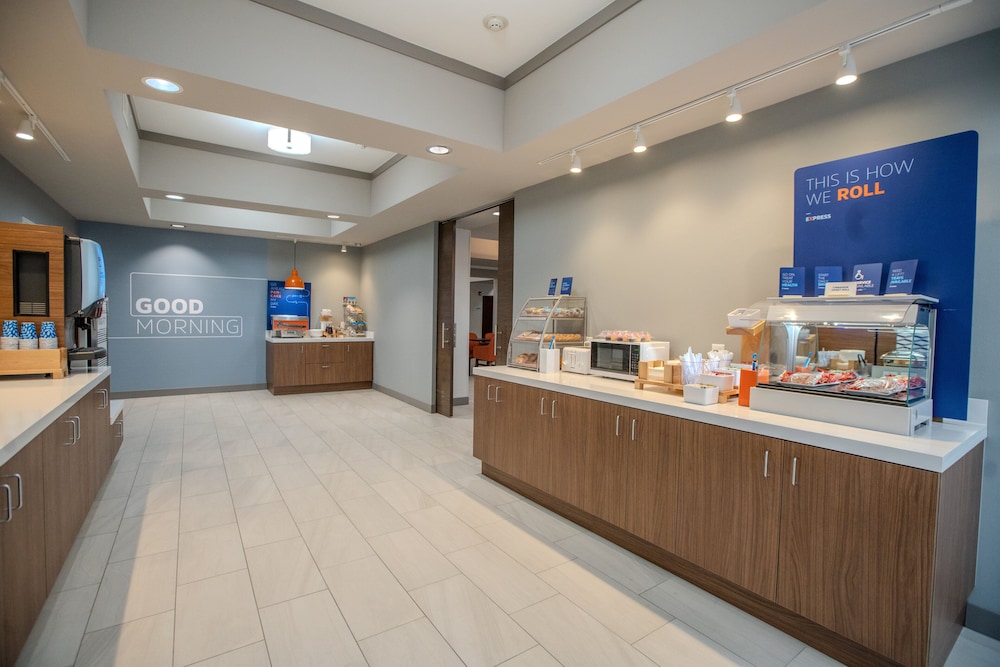 Holiday Inn Express Cleveland by IHG - photo 48