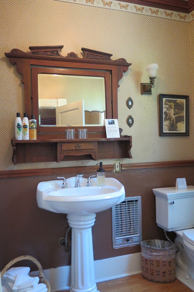 Calderwood Inn - photo 47