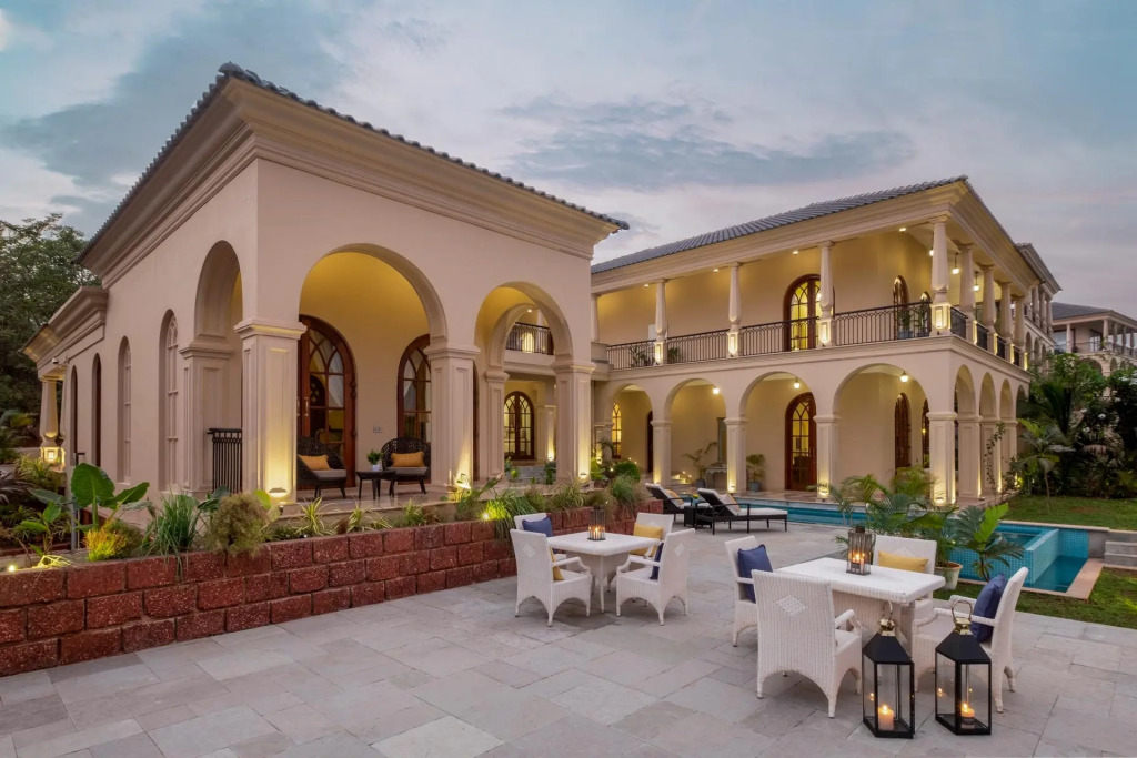 LohonoStays Sacri Borod Hill 7 — 5-Star Luxury Hotel in Morjim, India