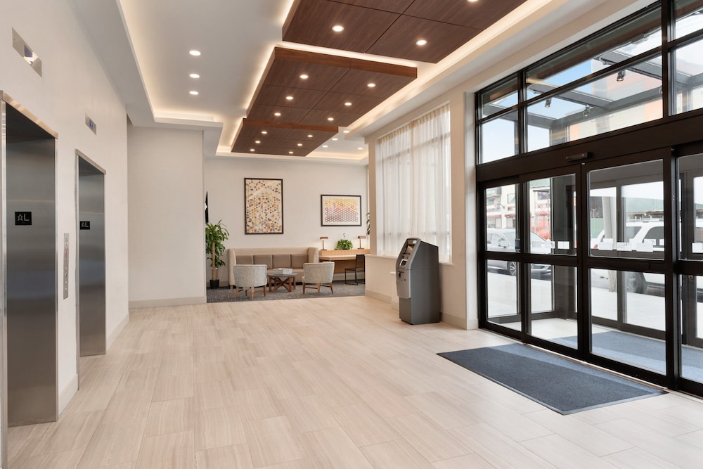 Holiday Inn Express Jamaica JFK AirTrain NYC by IHG - photo 43