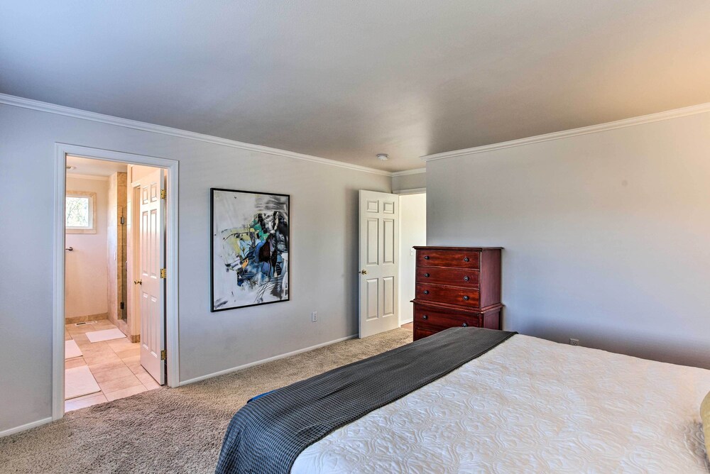 Tacoma Home with Garden and Pond about 3 Mi to Beach — 4-Star Luxury Hotel in Tacoma, United States