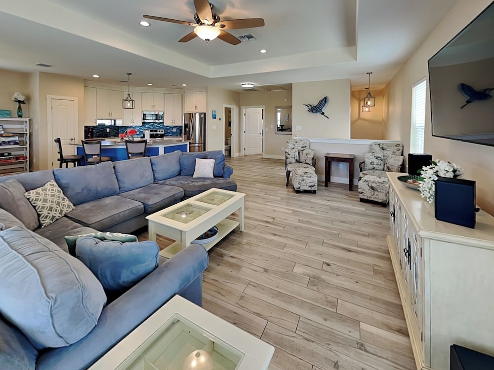 Stress Less by Silver Sands Vacation Rentals — 4-Star Luxury Hotel in Port Aransas, United States