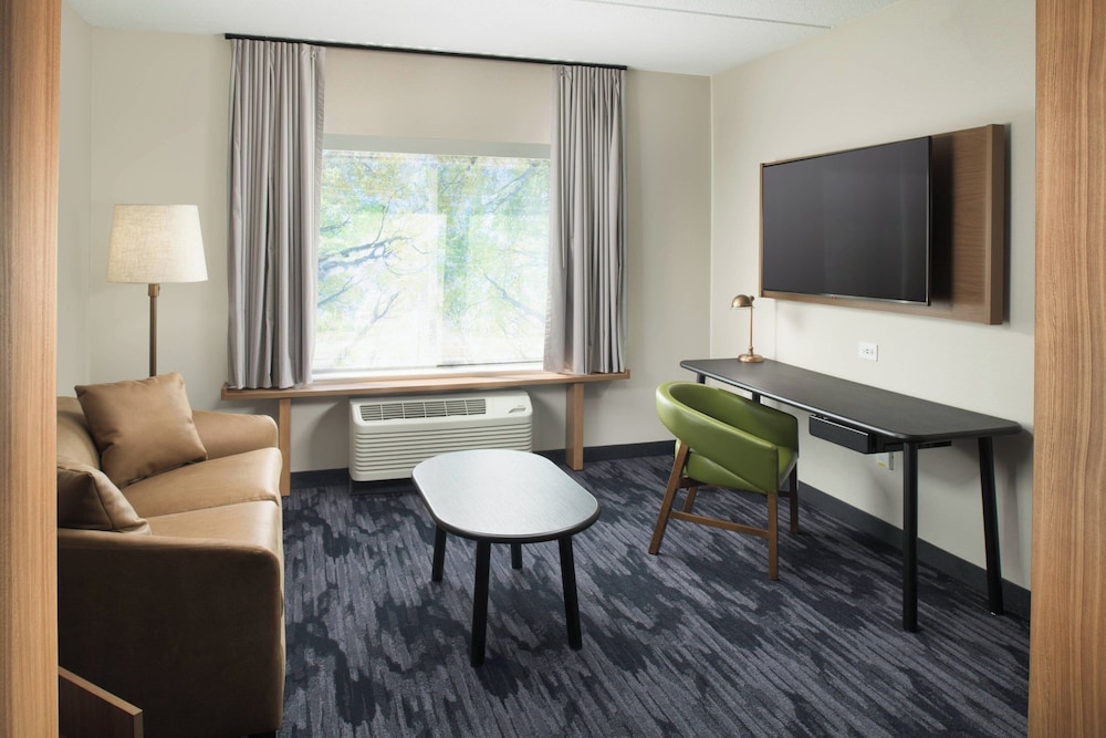 Fairfield Inn & Suites Athens Marriott - photo 17